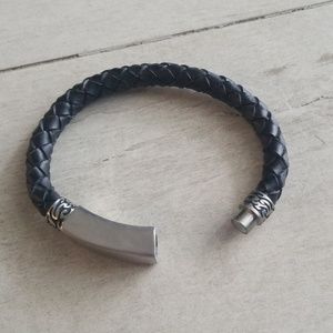 Bracelet leather and stainless steal